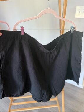 Old Navy Black Women's Lightweight Shorts